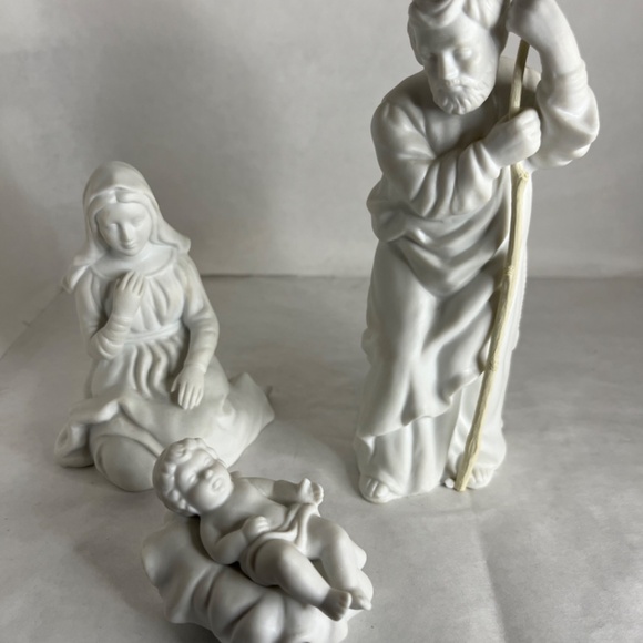 Vintage Avon Nativity Collectibles Porcelain Figurine Set 1980's - Picture 8 of 15